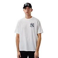 Playera Manga Corta New York Yankees City Graphic