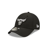 Chicago Bulls Distressed Logo 9FORTY Strapback