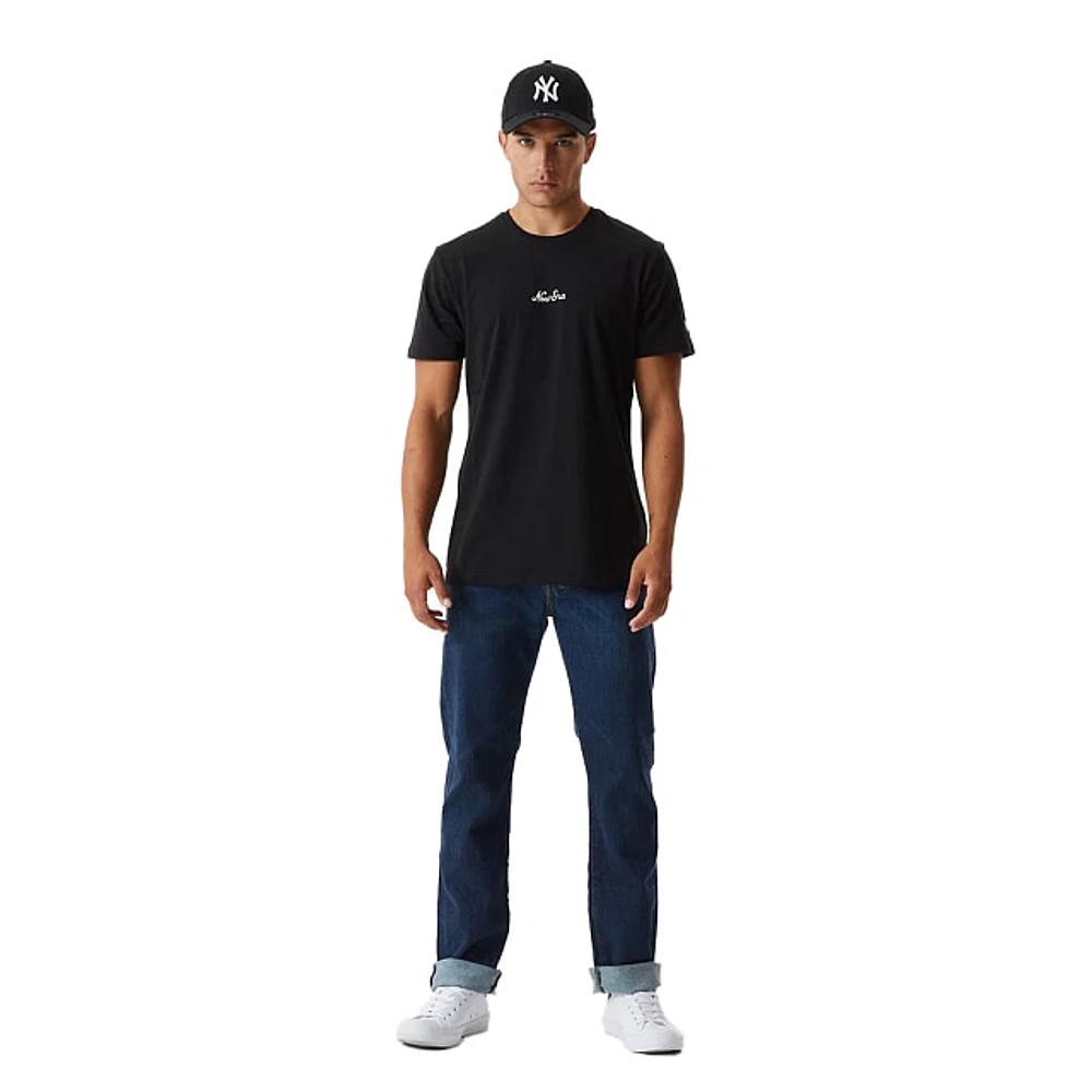 Playera Manga Corta New Era Essential Script Negra