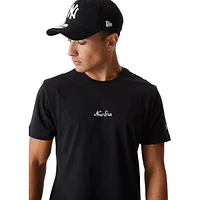 Playera Manga Corta New Era Essential Script Negra