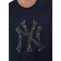 Playera Manga Corta New York Yankees Paisley Elements