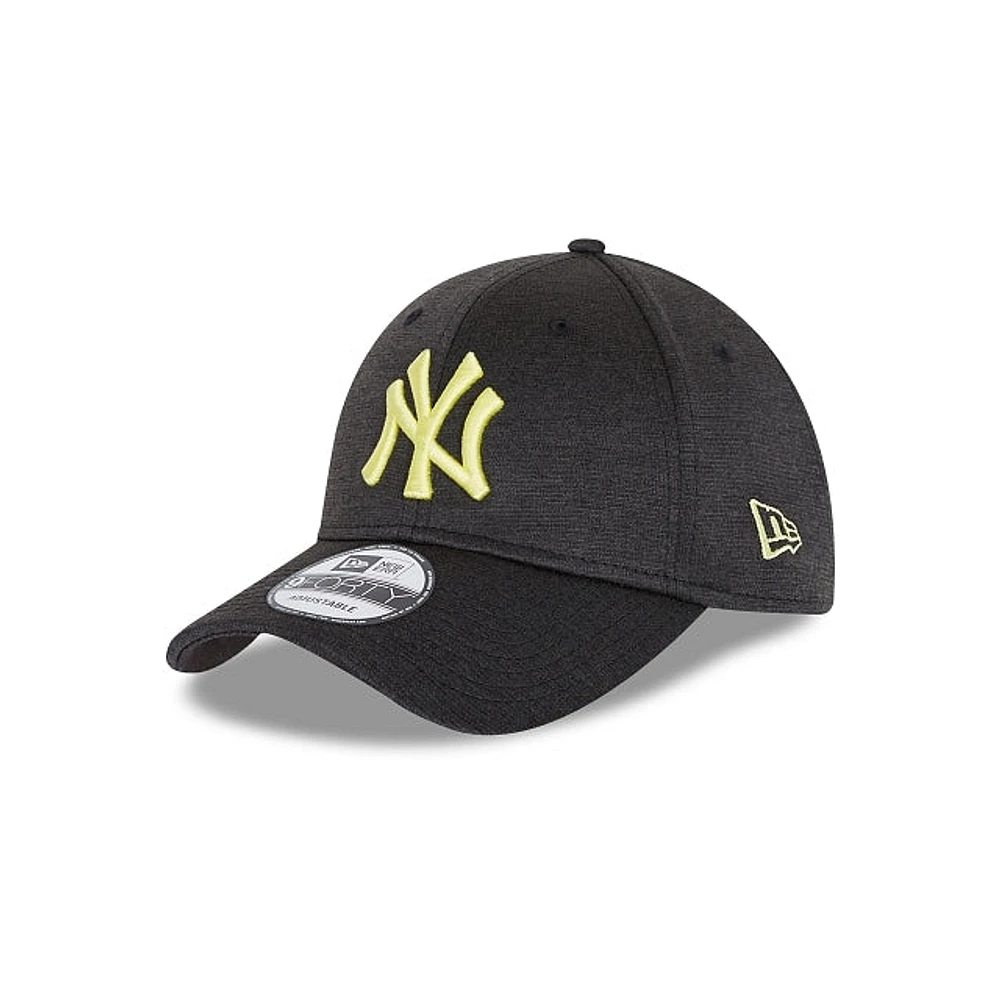 New York Yankees Shadow Tech  9FORTY Strapback