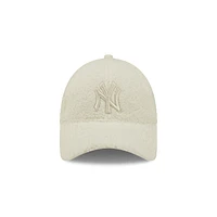 New York Yankees Women's Borg 9FORTY Snapback Beige para Mujer