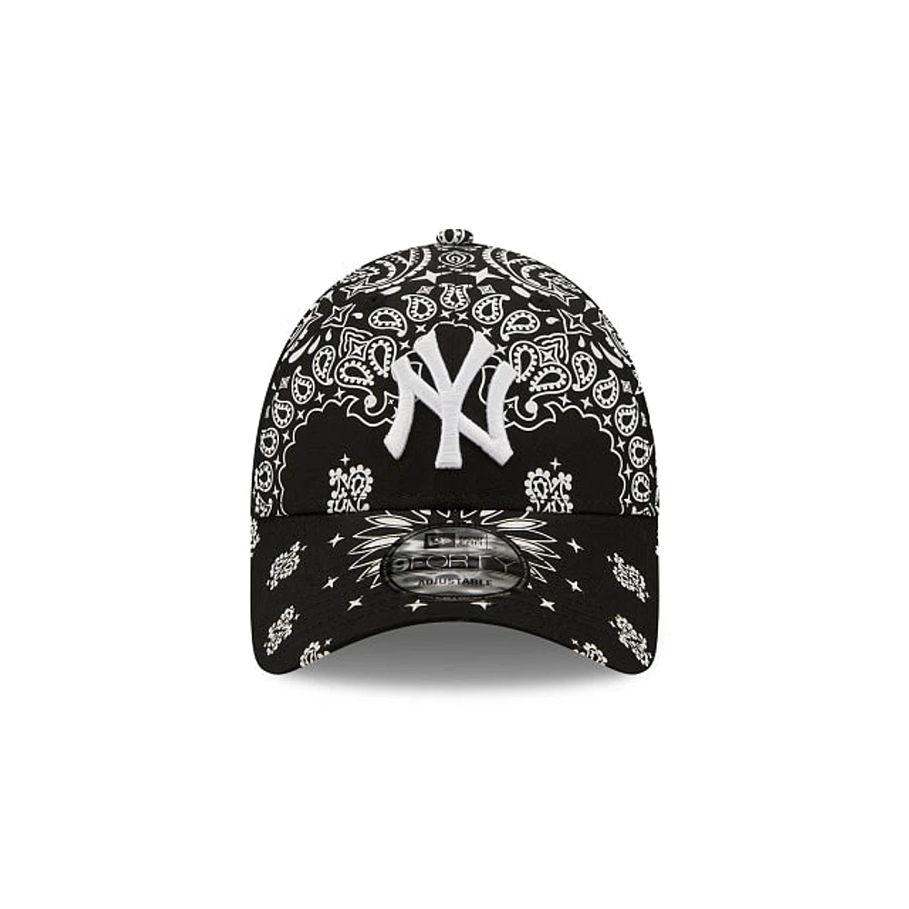 New York Yankees Paisley Print 9FORTY Strapback Negra