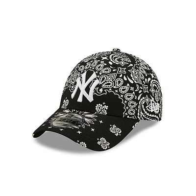 New York Yankees Paisley Print 9FORTY Strapback Negra