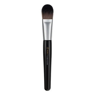 Studio 17 Foundation Brush 823