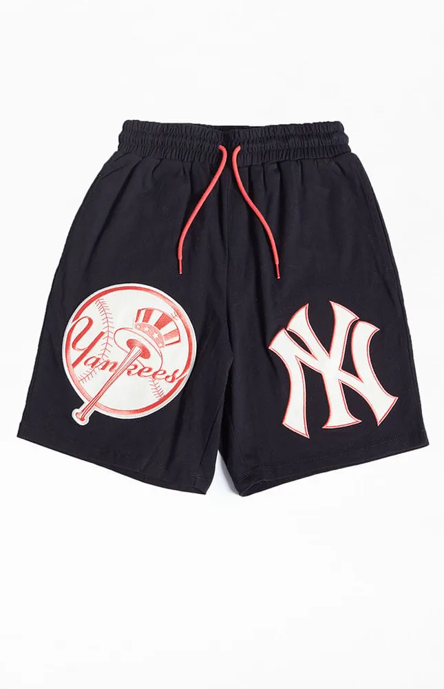 New Era NY Yankees Shorts