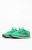 Reebok Women's Green Classic AZ Waffle Knit Sneakers