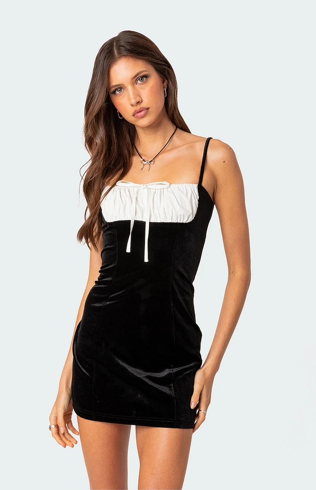 Edikted Cristy Velvet Mini Dress