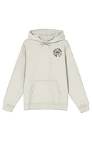 Modelo Masterfully Made Pablo Dier Logo Hoodie