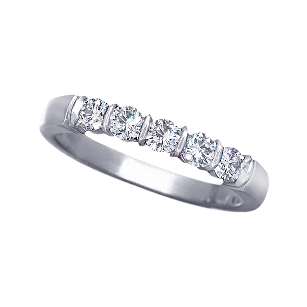 Platinum diamond ring