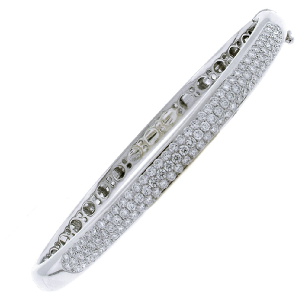 White gold pavé diamond bangle