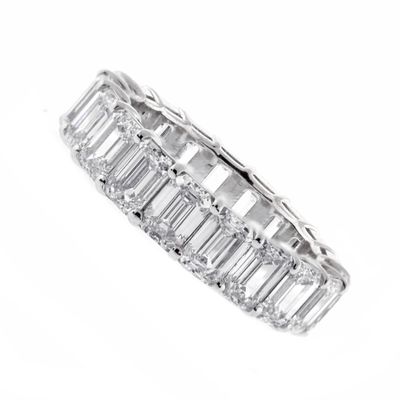 Full Circle of Emerald Cut Diamonds Band Ring