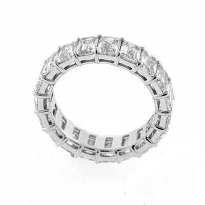 Full Circle of Emerald Cut Diamonds Band Ring