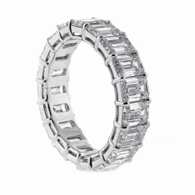 Full Circle of Emerald Cut Diamonds Band Ring
