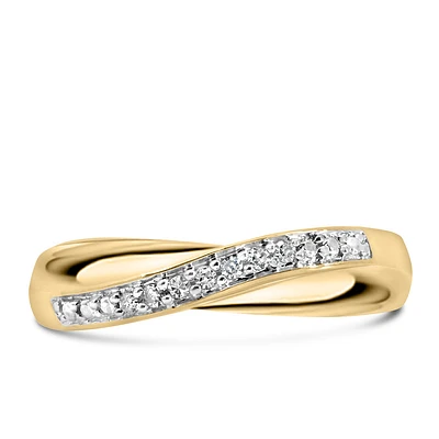 Ladies Wedding Band with .05 Carat TW of Diamonds in 10kt Gold