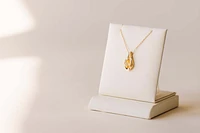 Pendant with 7x5MM Pear Shape Citrine 10kt Yellow Gold Chain