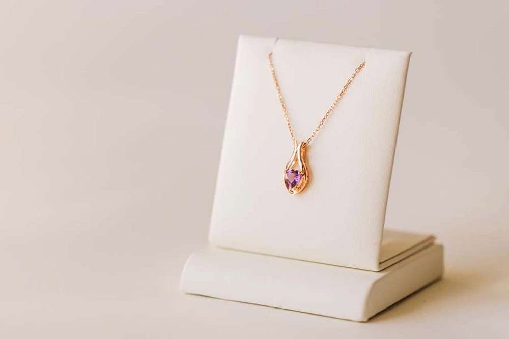 Pendant with 5MM Heart Shape Amethyst 10kt Rose Gold Chain