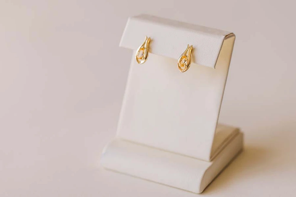 Earrings with 6x4MM Pear Shape Citrine 10kt Yellow Gold