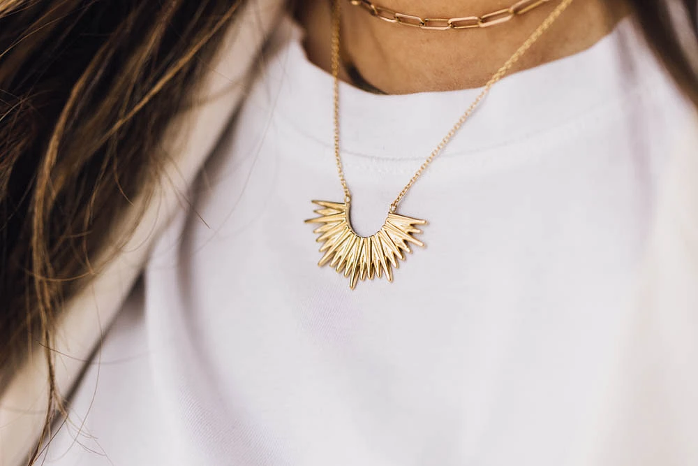 15.5″+2″ 1980s Barbie Sunburst Necklace in Gold Vermeil Plated Sterling Silver