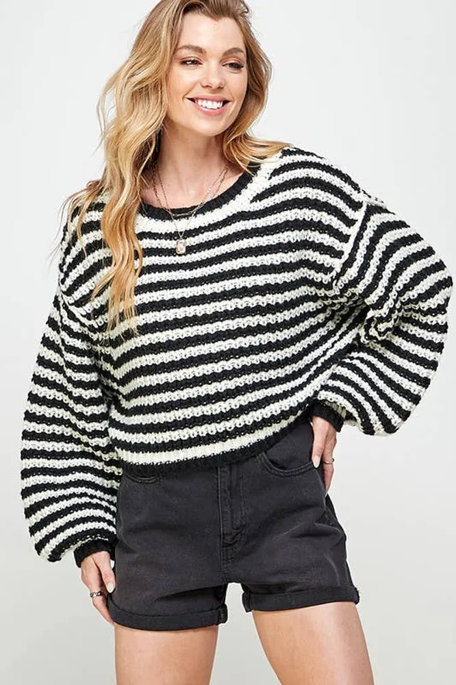 STRIPED CROPPED KNIT SWEATER TOP