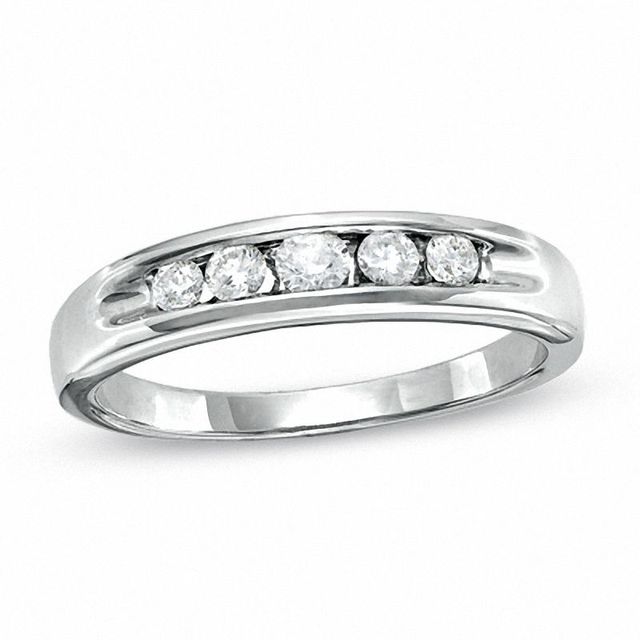 Ladies' 0.25 CT. T. W. Diamond Graduated Five Stone Wedding Band in 14K White Gold|Peoples Jewellers