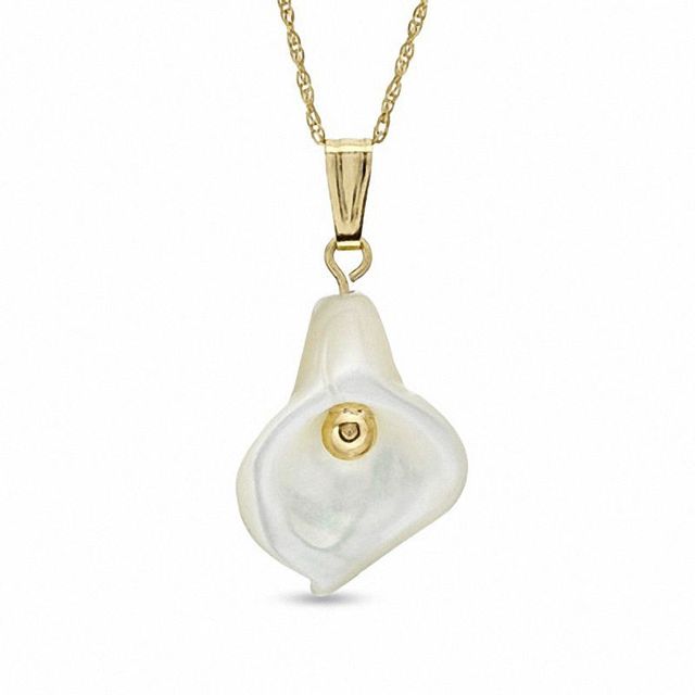 Mother-of-Pearl Flower Pendant in 14K Gold