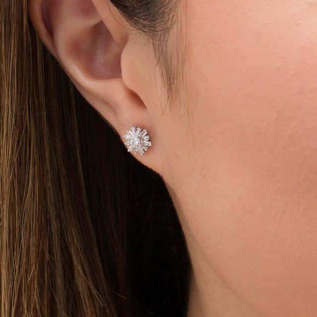 0.25 CT. T.W. Diamond Snowflake Stud Earrings in 10K White Gold|Peoples Jewellers
