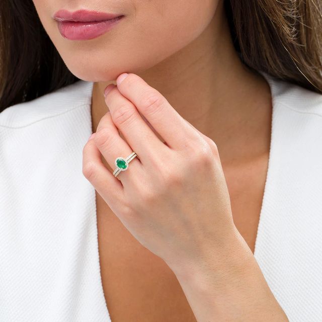 Oval Emerald and 0.33 CT. T.W. Diamond Frame Bridal Set in 14K Gold|Peoples Jewellers