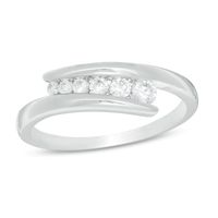 0.25 CT. T.W. Diamond Graduated Bypass Ring in 10K White Gold|Peoples Jewellers