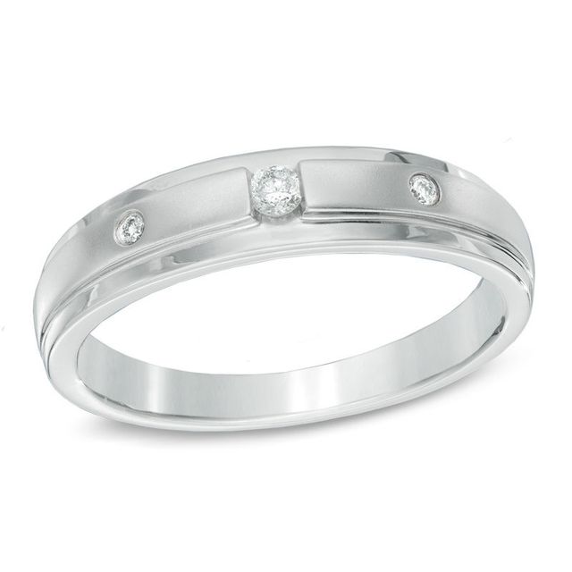 Previously Owned - Men's 0.10 CT. T.W. Three Stone Diamond Ring in 10K White Gold|Peoples Jewellers