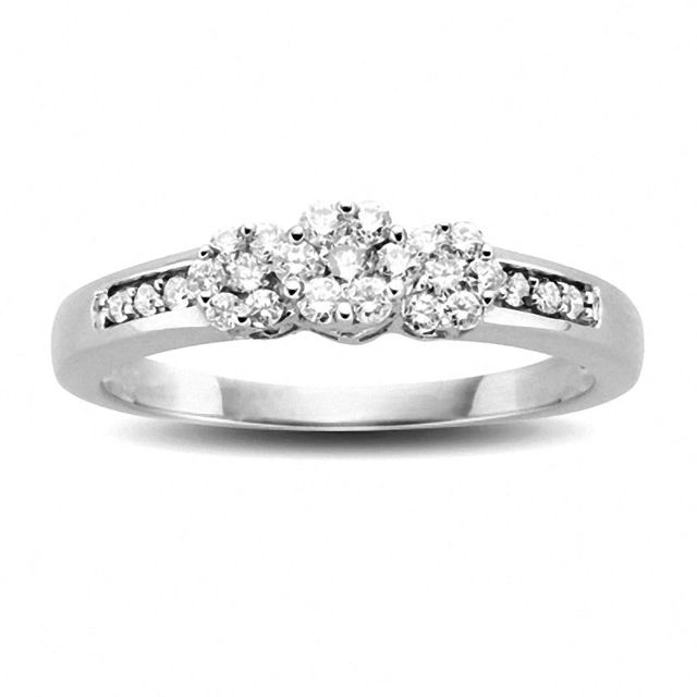 Previously Owned - 0.20 CT. T.W. Diamond Triple Flower Ring in 10K White Gold|Peoples Jewellers