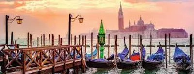 Gondolas in Venice 1000 pc