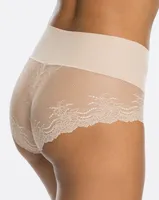 Undie-tectable Lace Hi-Hipster Panty