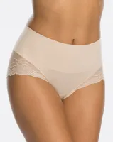 Undie-tectable Lace Hi-Hipster Panty