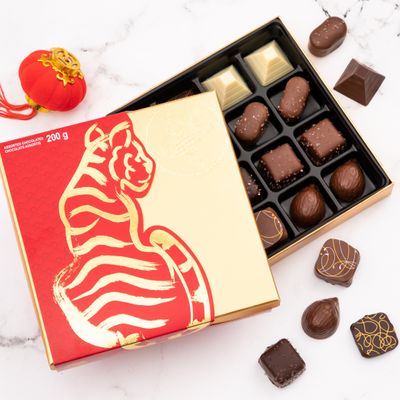 Year of the Tiger Gift Box, 16 pc