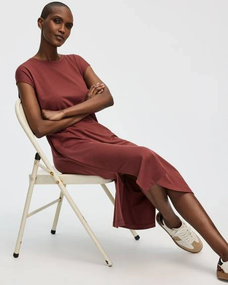 Robe midi à manches très courtes et col rond
