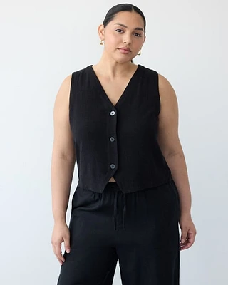 Sleeveless Buttoned-Down Vest