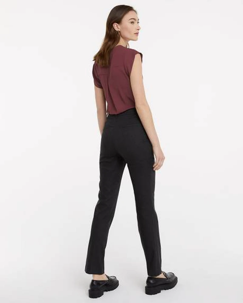 Pantalon à taille haute et jambe droite