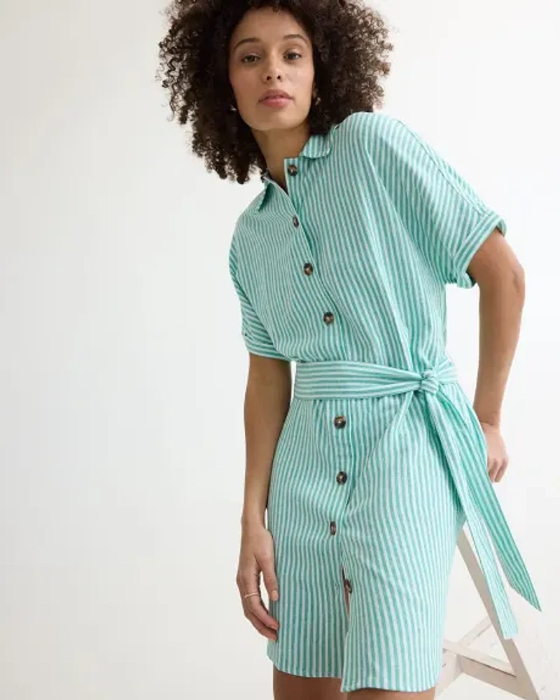 Short-Sleeve Buttoned-Down Shift Dress