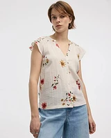 Blouse boutonnée à manches courtes volants et col fendu
