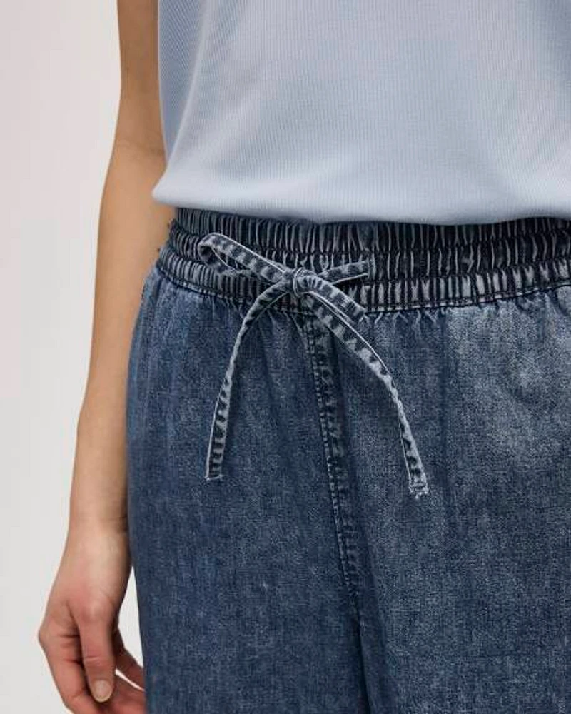 Wide-Leg Cropped Jean