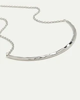 Collier court avec pendentif demi-lune