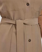 Robe boutonnée à manches courtes avec poches utilitaires