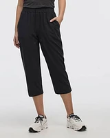 Textured Woven Capri Pant