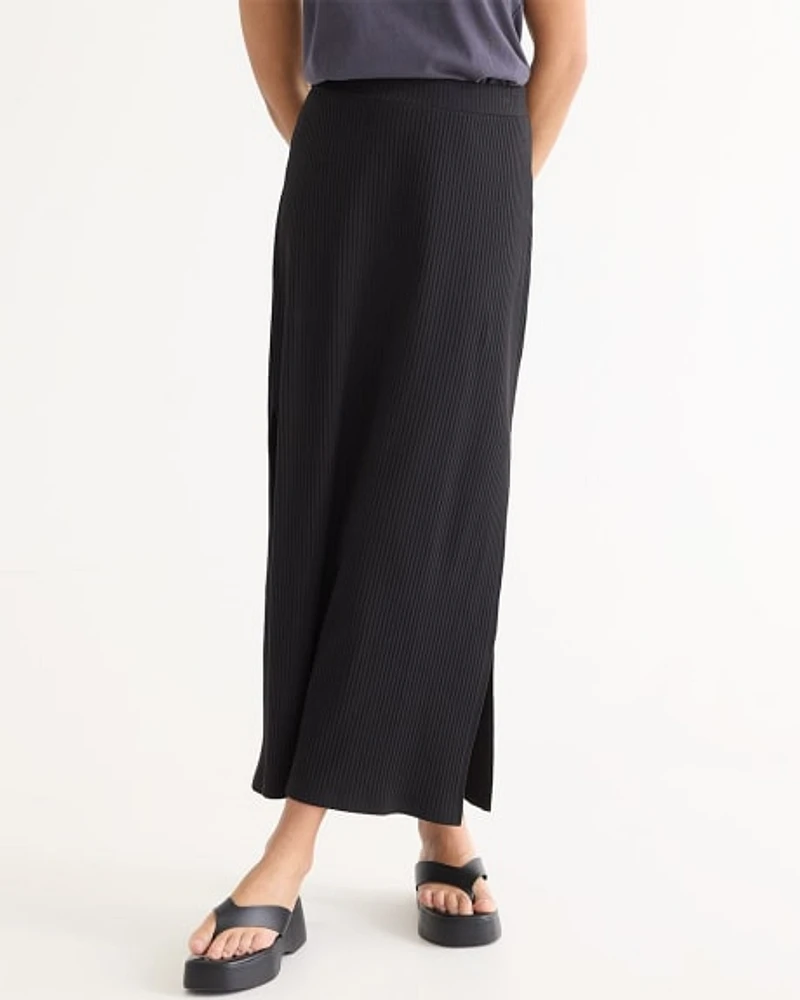 Pull-On Ribbed Maxi Skirt with Side Slit