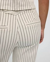 Jean rayé à taille mi-haute et jambe droite
