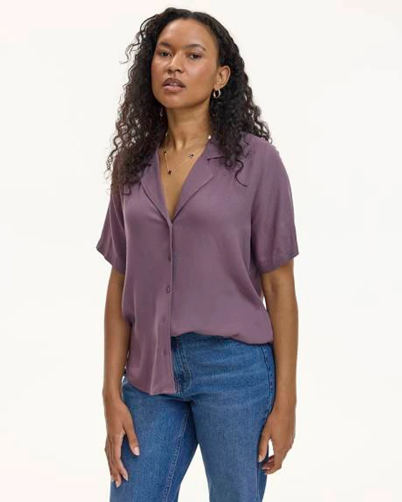 Short-Sleeve Buttoned-Down Blouse with Camp Collar