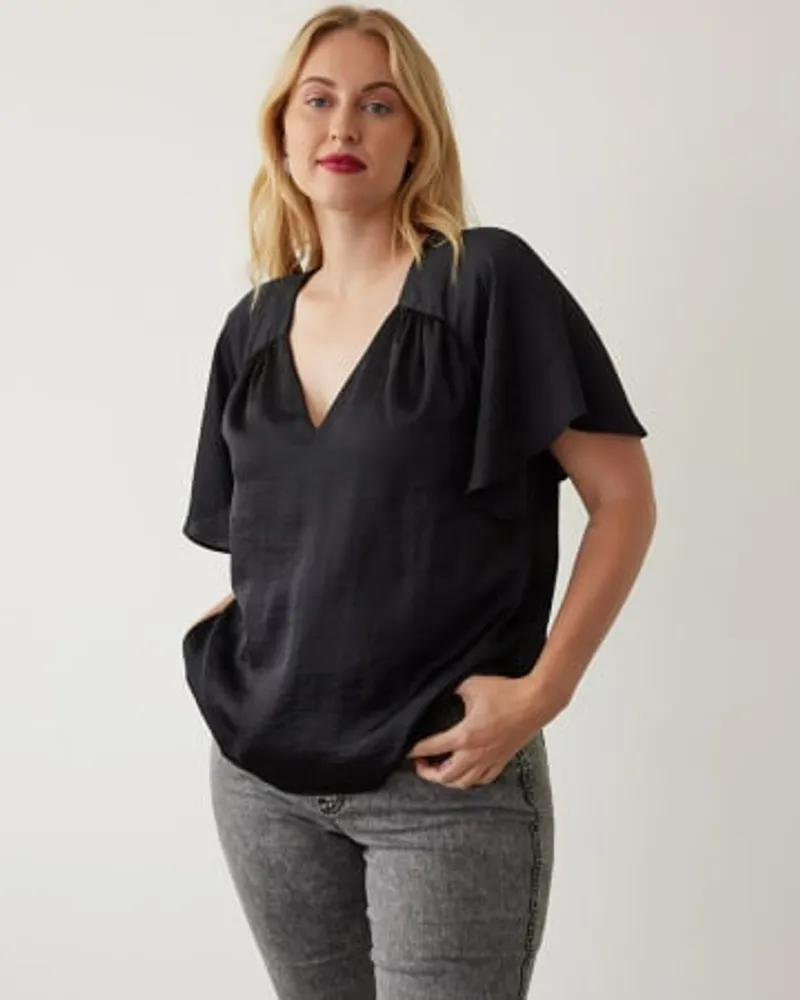 FLUTTER SLEEVE V-NECK BLOUSE