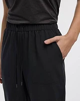 Textured Woven Capri Pant